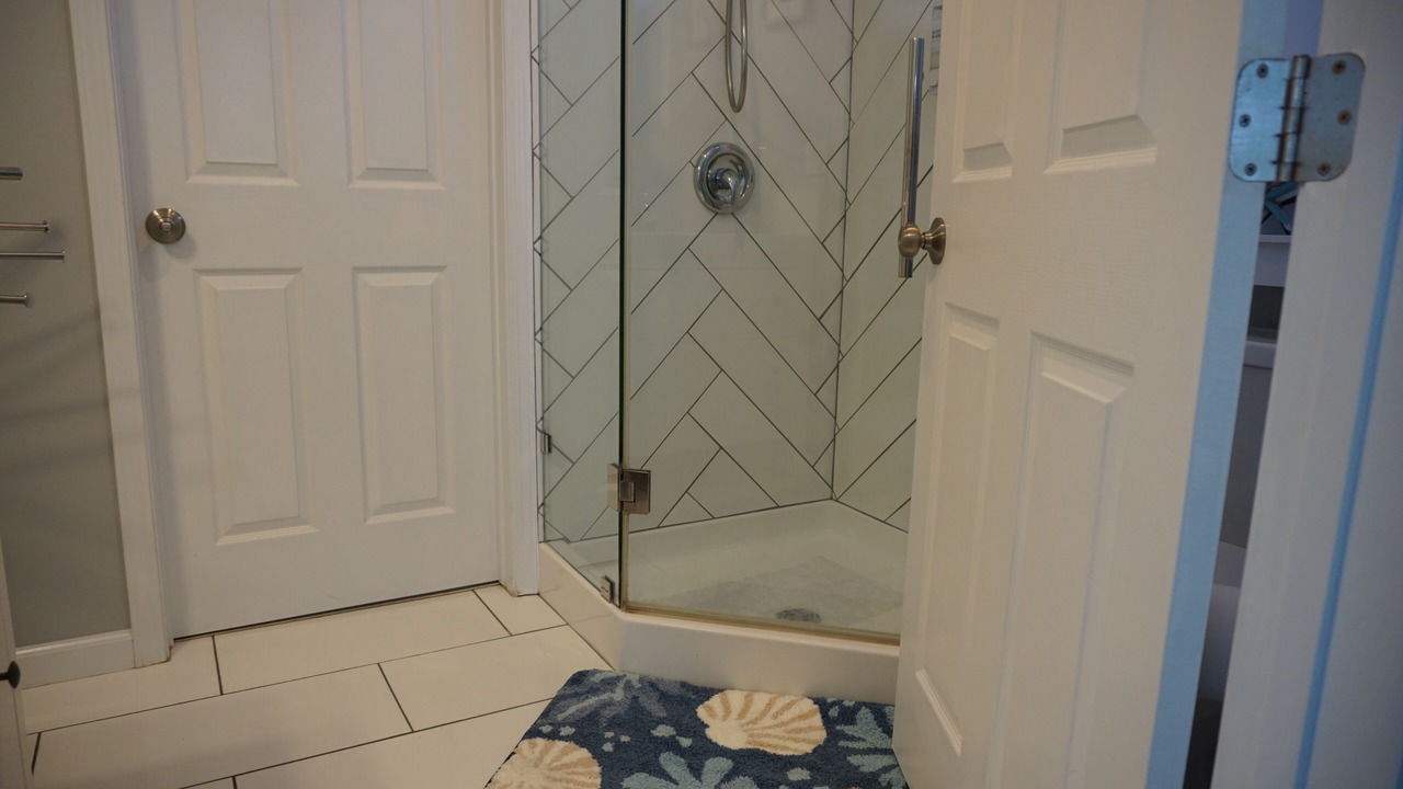 Photo of Bathroom in Del Aire