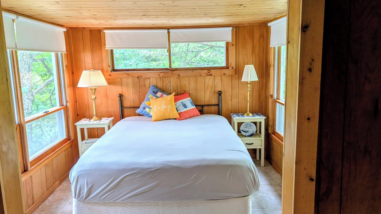 Photo of Bedroom in Walker