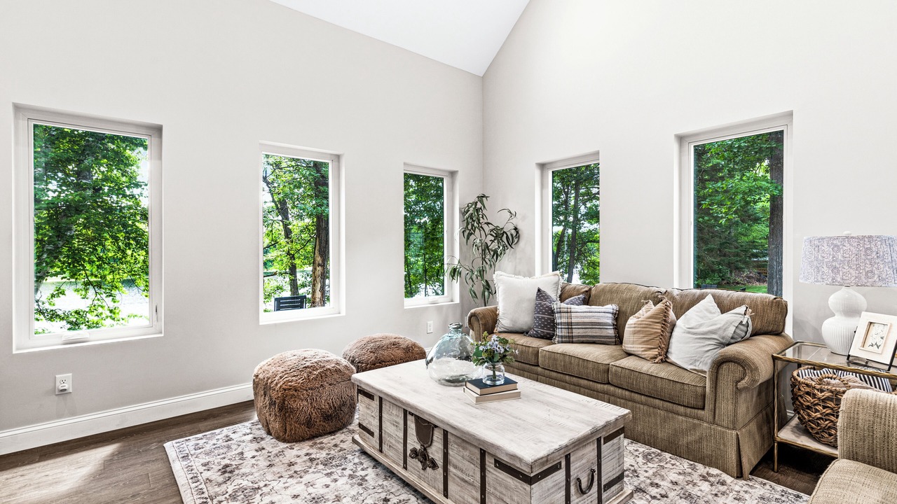 Photo of Livingroom in Kettle River