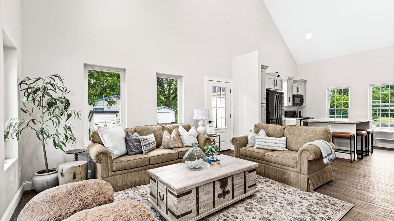 Photo of Livingroom in Kettle River