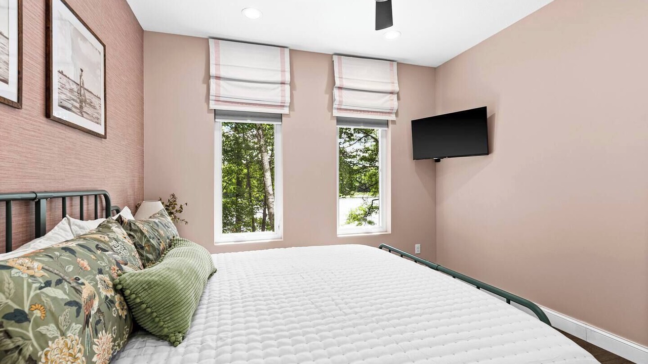 Photo of Bedroom in Kettle River