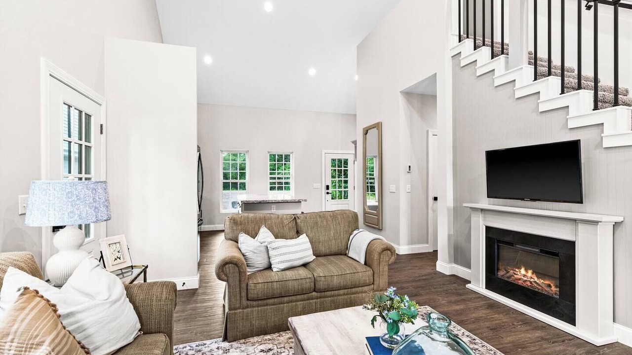 Photo of Livingroom in Kettle River