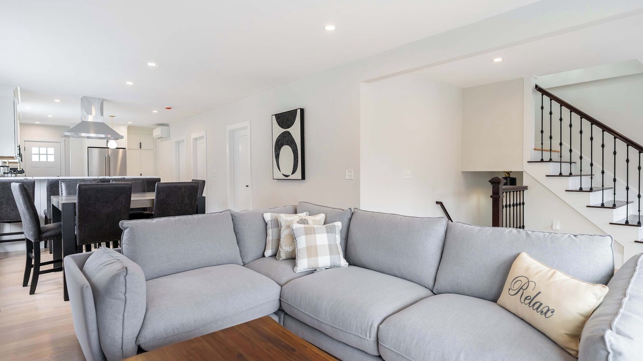 Photo of Livingroom in West Somerville