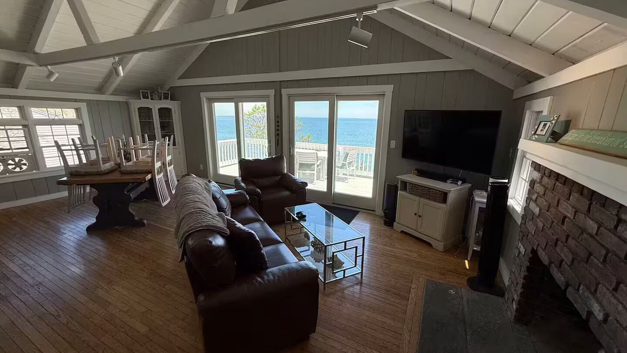 Photo of Livingroom in Cedarville