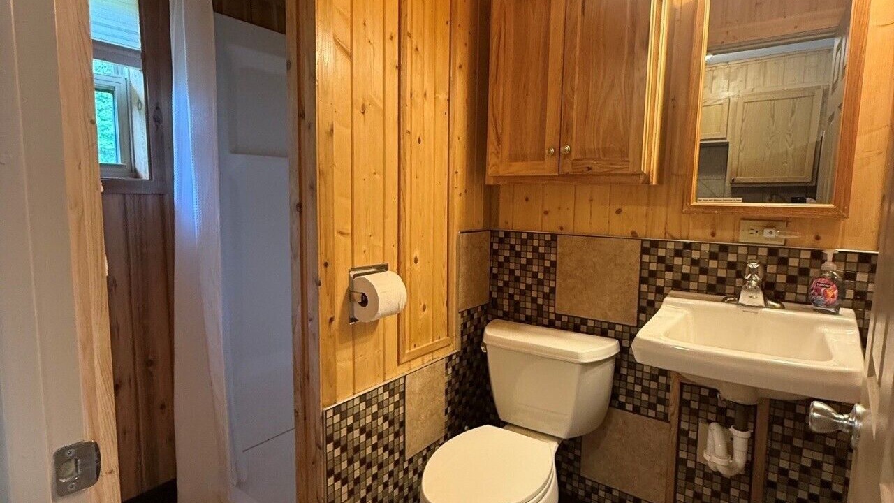 Photo of Bathroom in Lake Shore