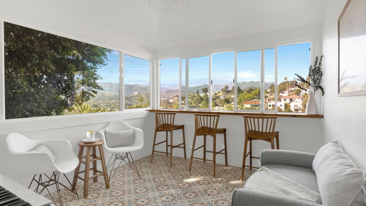 Photo of Livingroom in Adams Hill