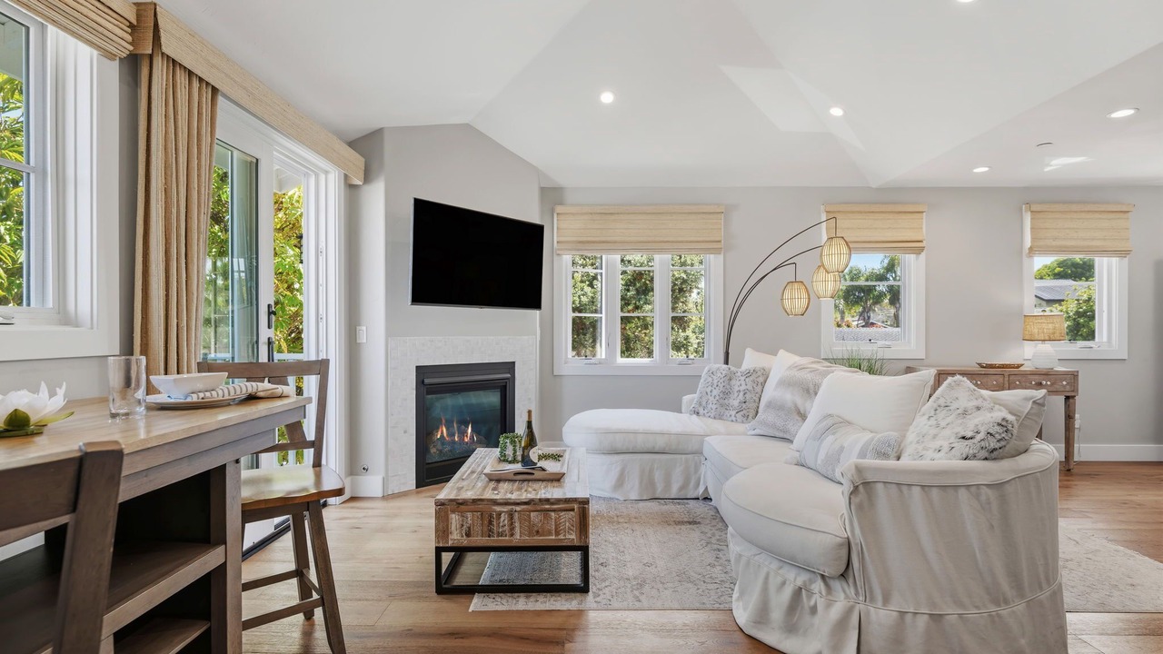 Photo of Livingroom in East Mesa