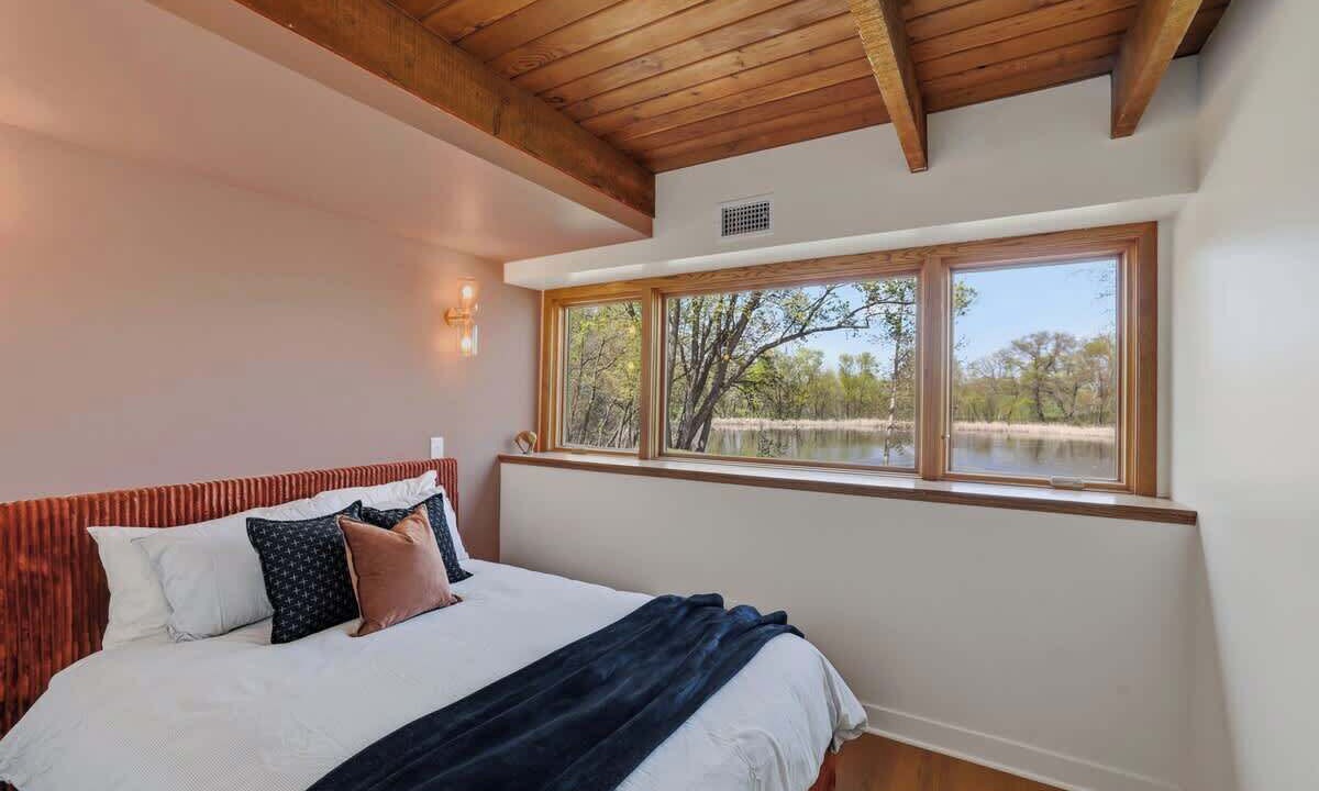 Photo of Bedroom in Rosemount