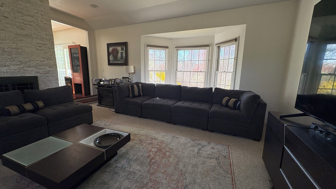Photo of Livingroom in Readville
