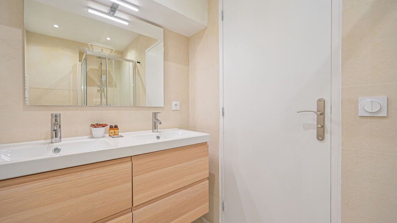 Photo of Bathroom in Vivienne