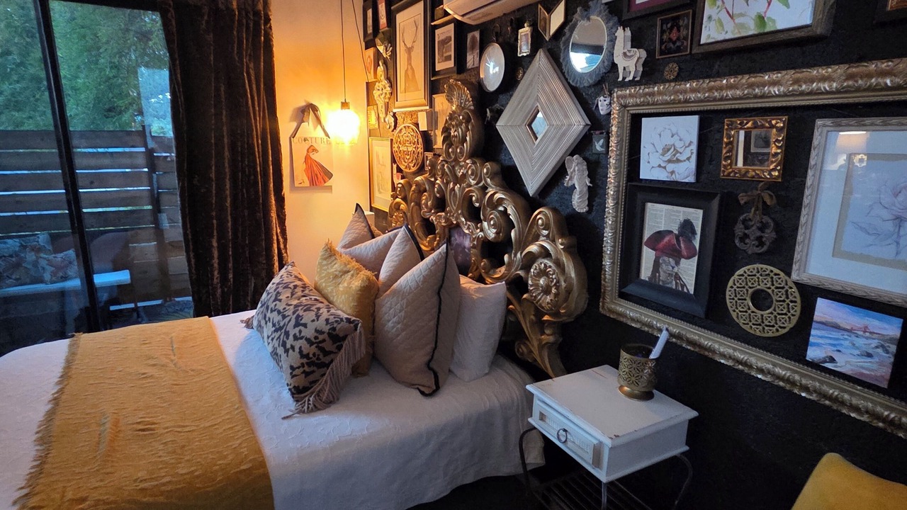 Photo of Bedroom in Melrose Paradise