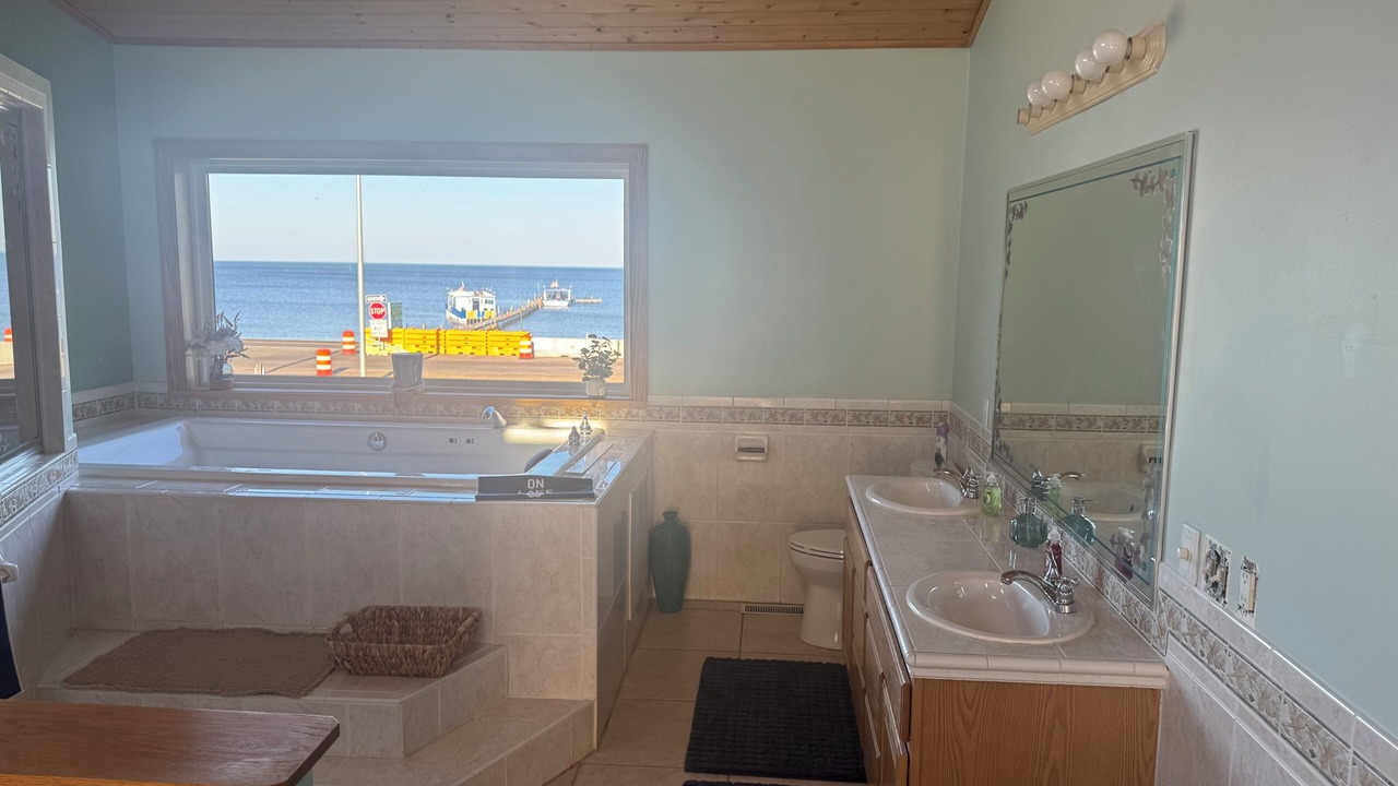 Photo of Bathroom in Garrison