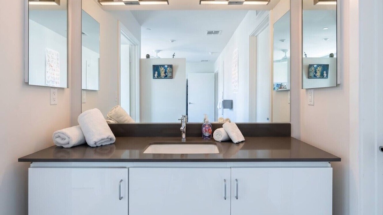 Photo of Bathroom in Downtown Los Angeles
