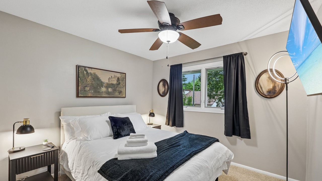 Photo of Bedroom in Mounds View