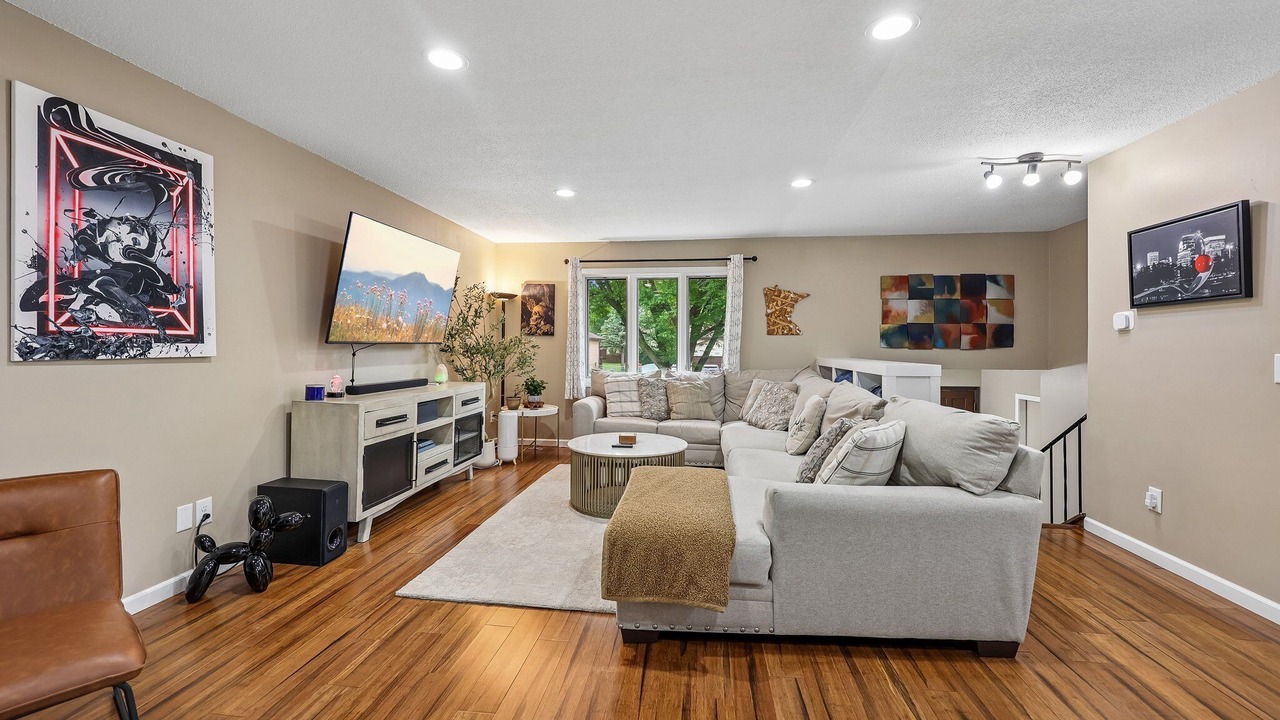 Photo of Livingroom in Mounds View