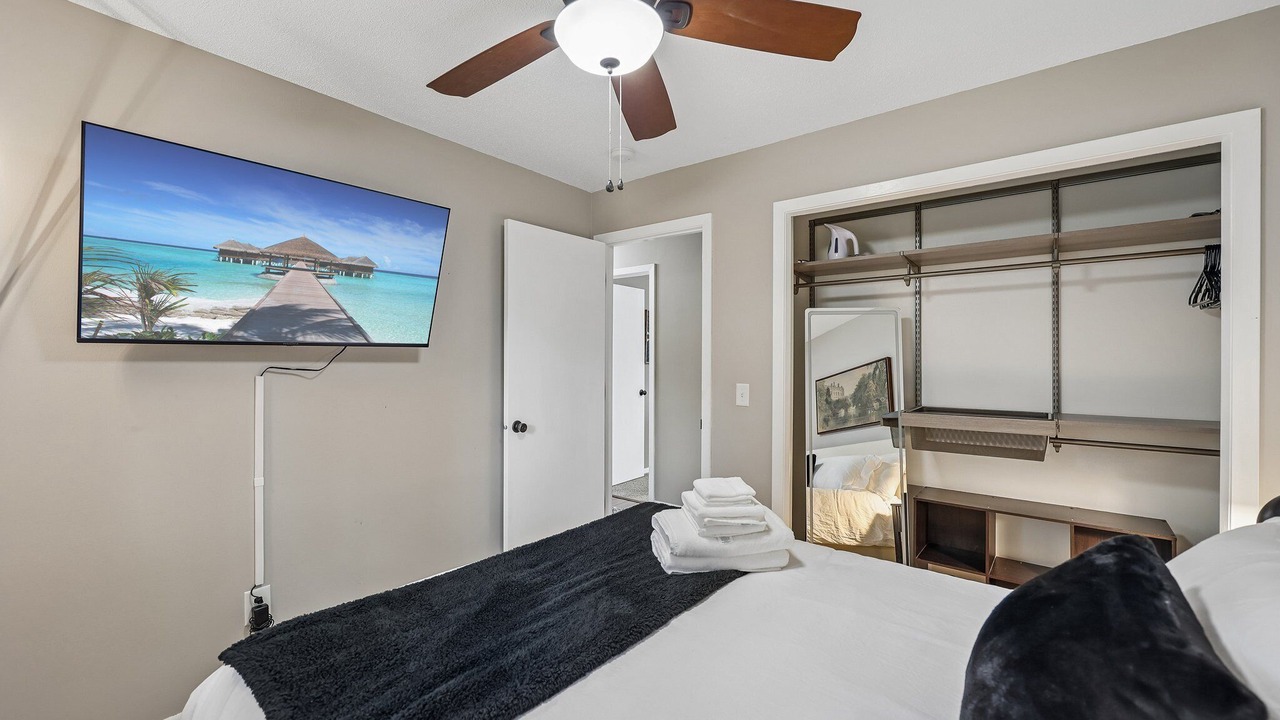 Photo of Bedroom in Mounds View