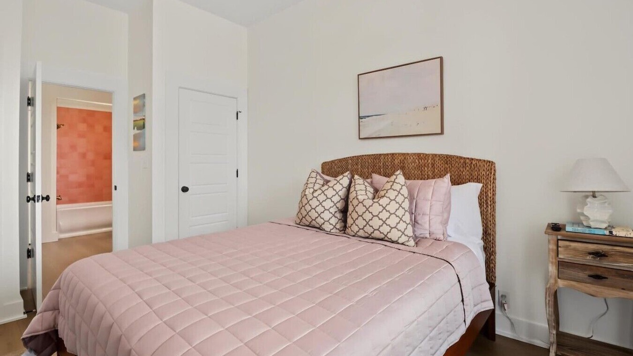 Photo of Bedroom in Henderson Point