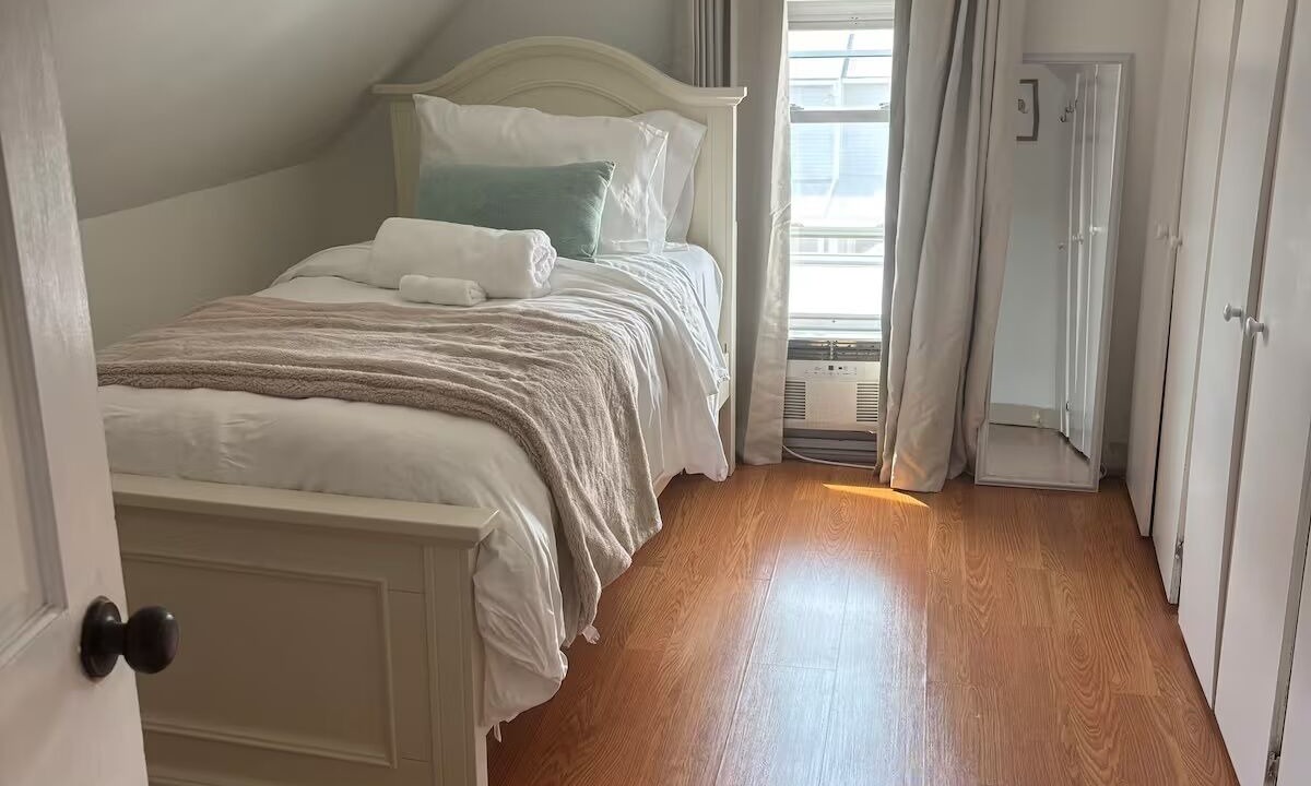 Photo of Bedroom in East Somerville