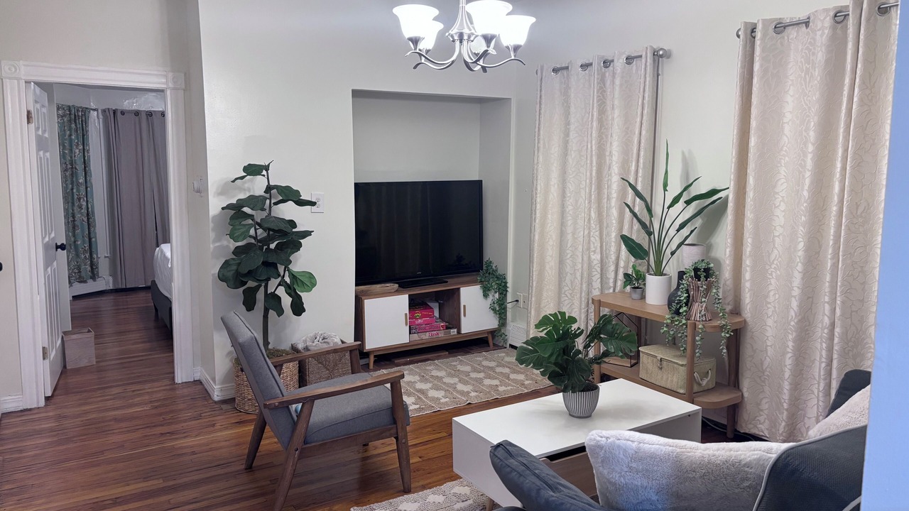 Photo of Livingroom in East Somerville