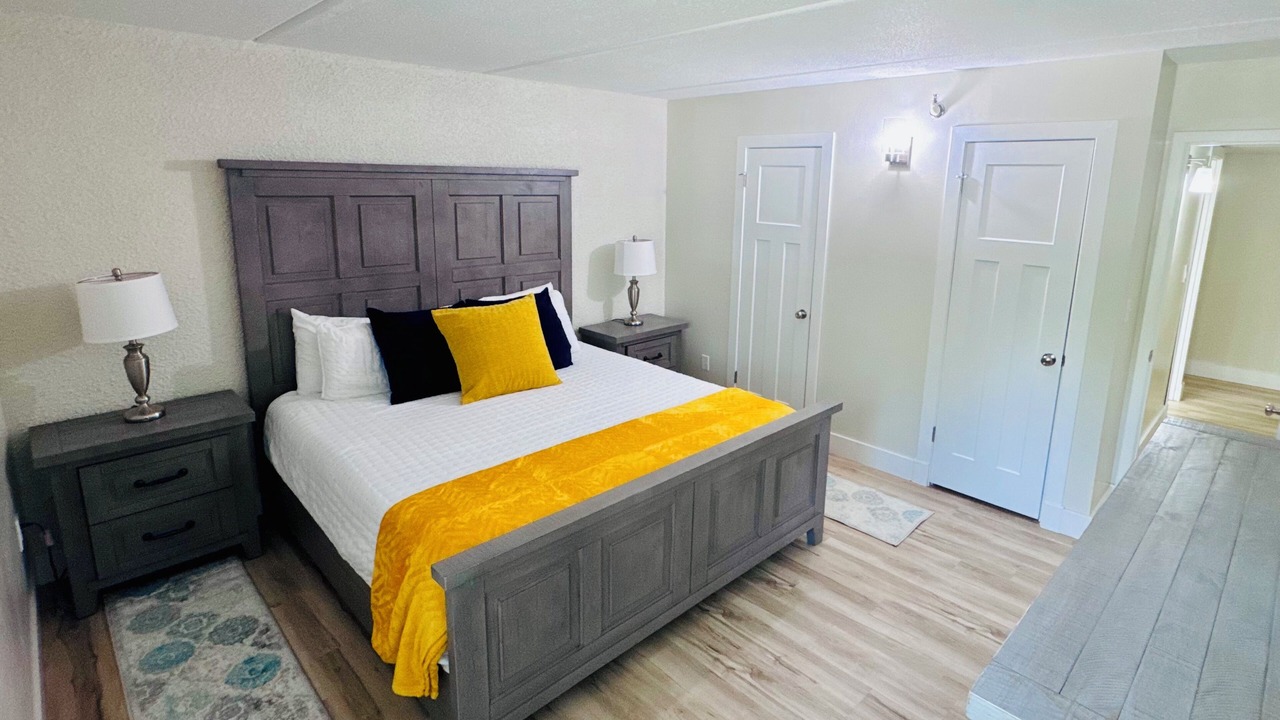 Photo of Bedroom in Clear Lake