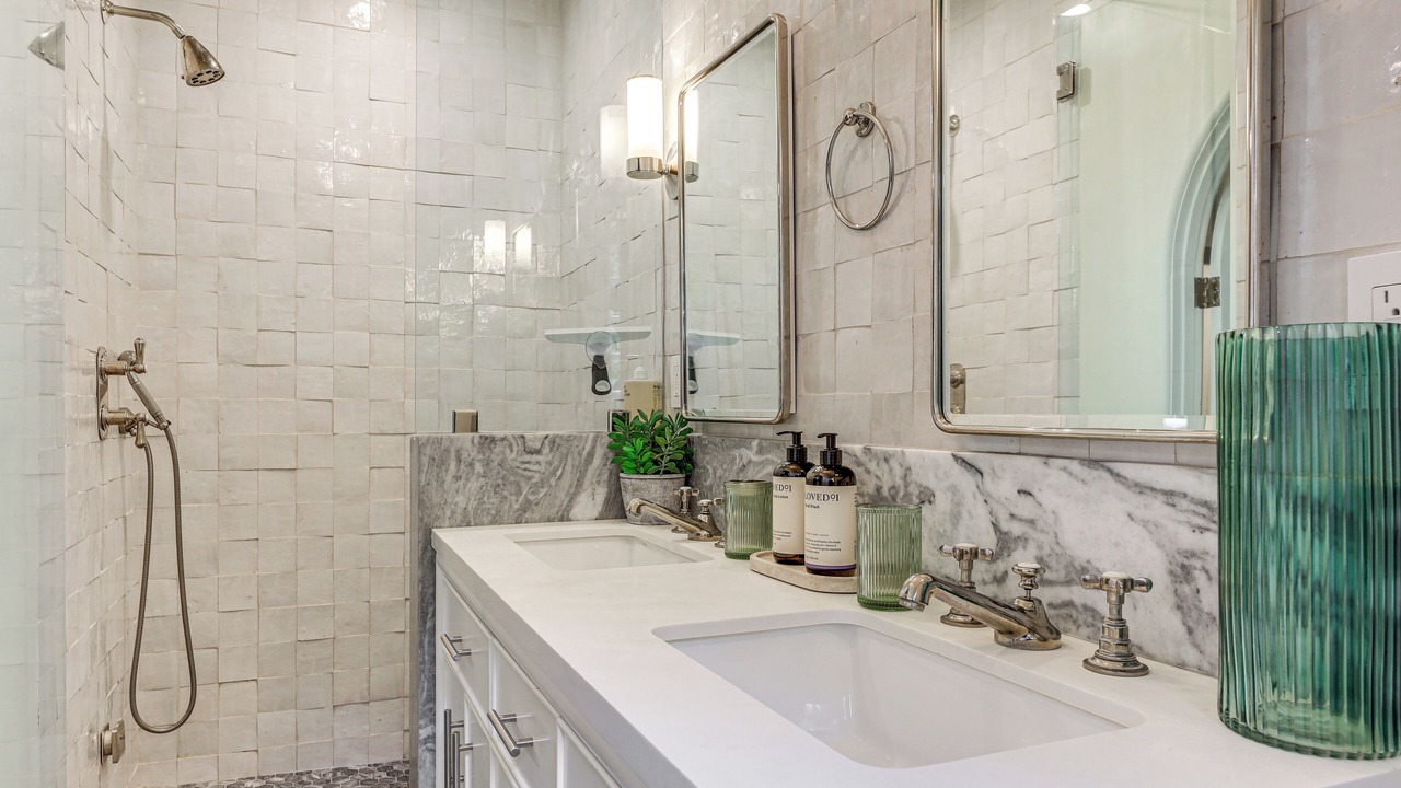 Photo of Bathroom in Los Angeles