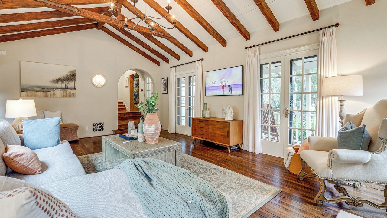 Photo of Livingroom in Los Angeles