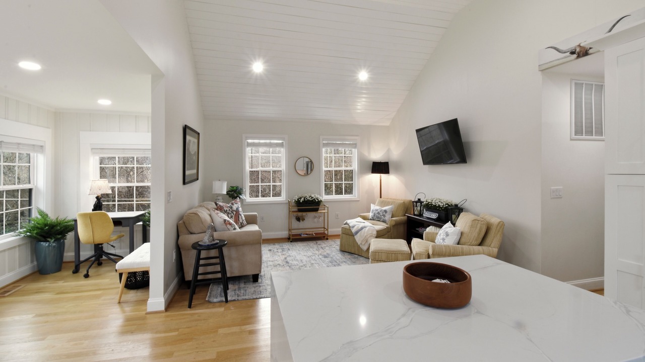 Photo of Livingroom in Upperville