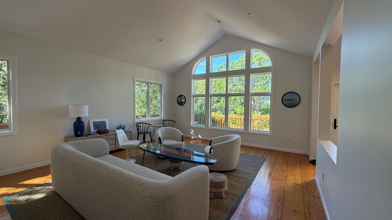 Photo of Livingroom in Aquinnah
