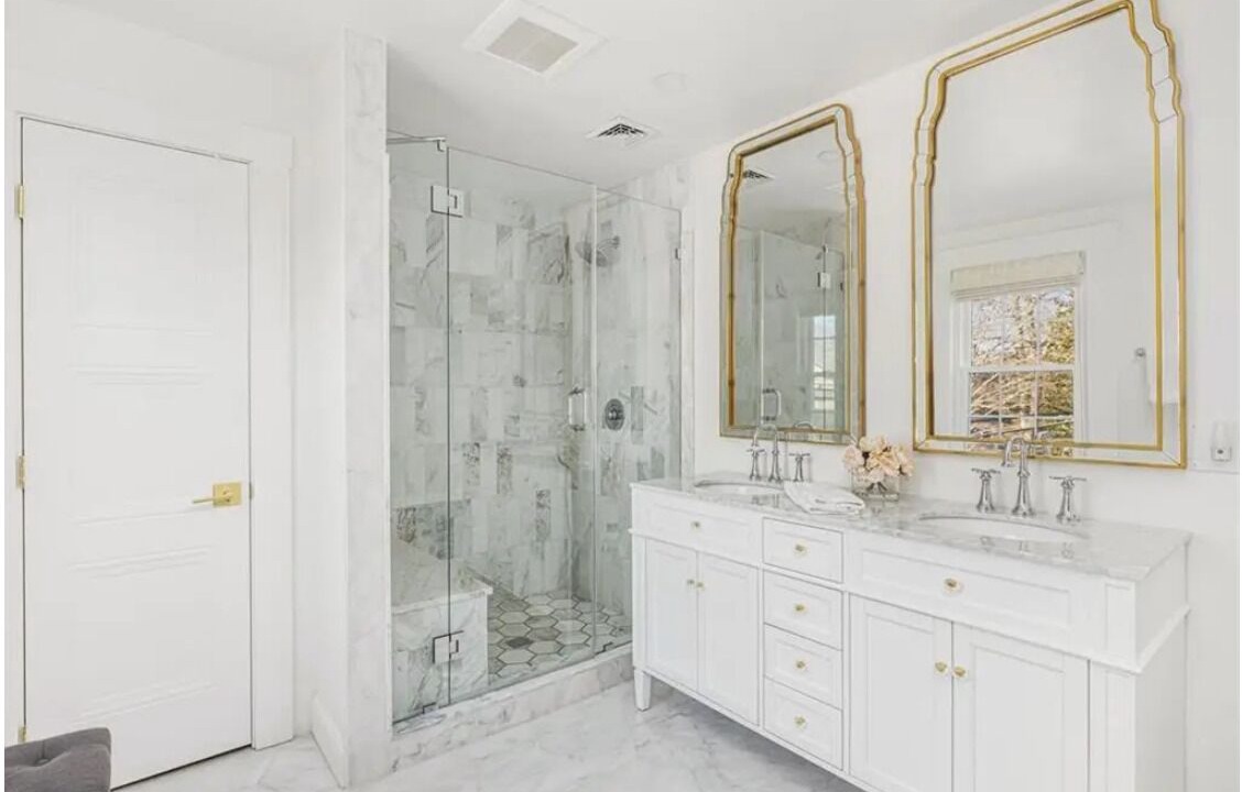 Photo of Bathroom in Top of the Hill