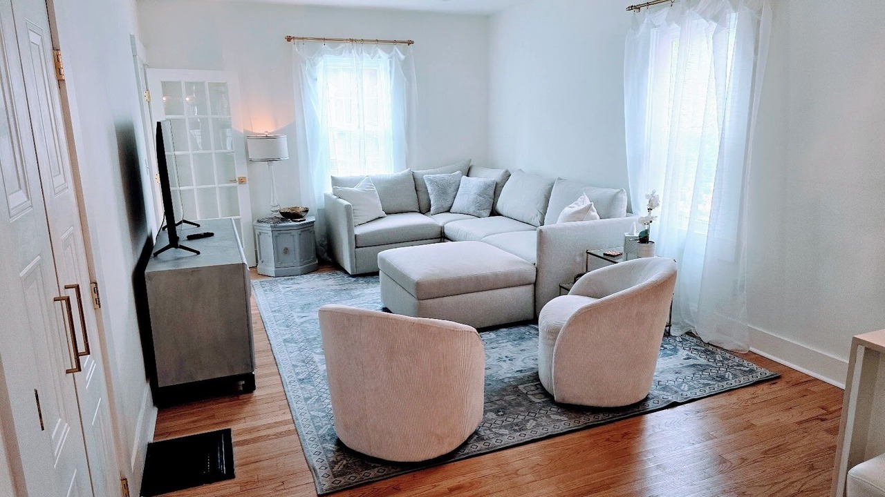 Photo of Livingroom in Top of the Hill