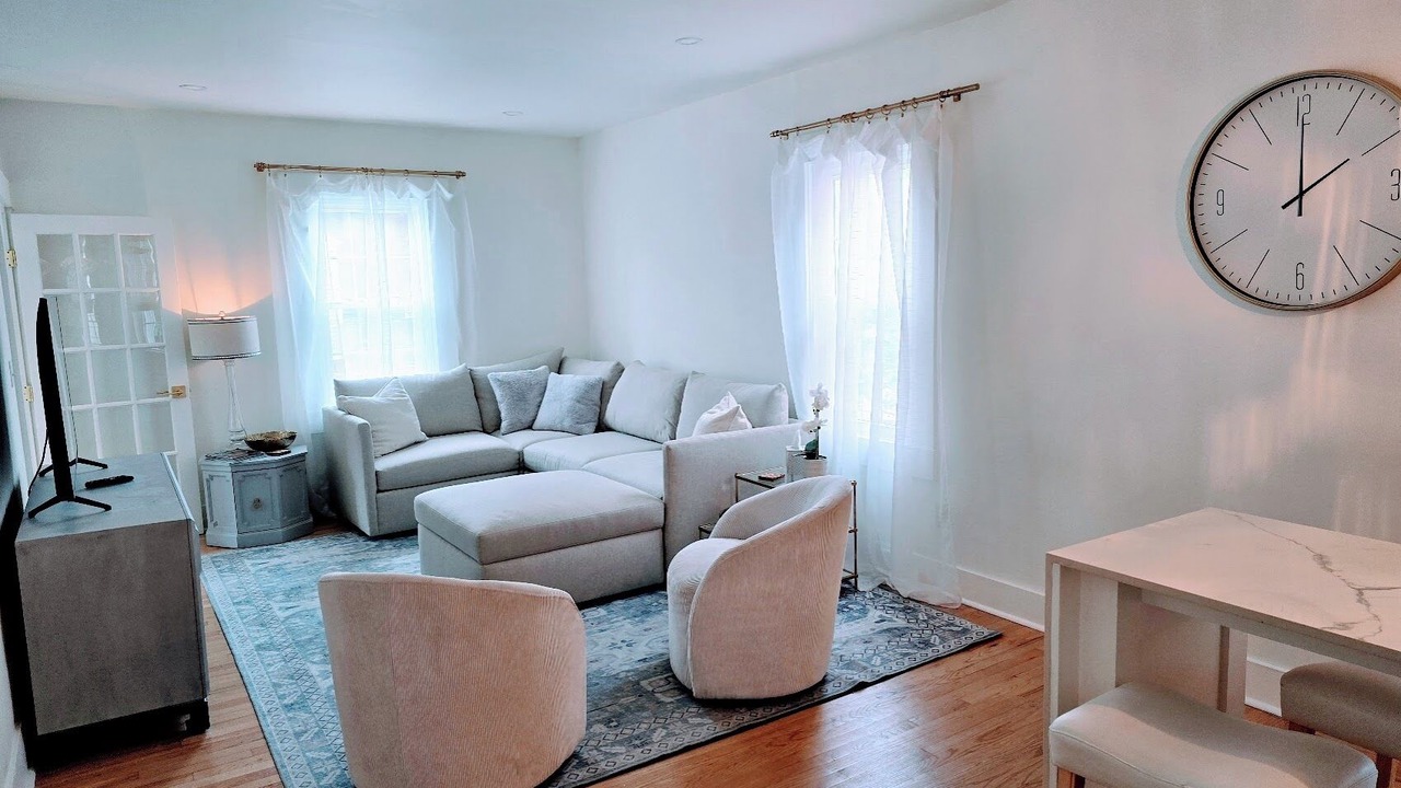Photo of Livingroom in Top of the Hill