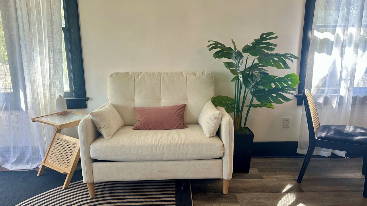 Photo of Livingroom in Eastside