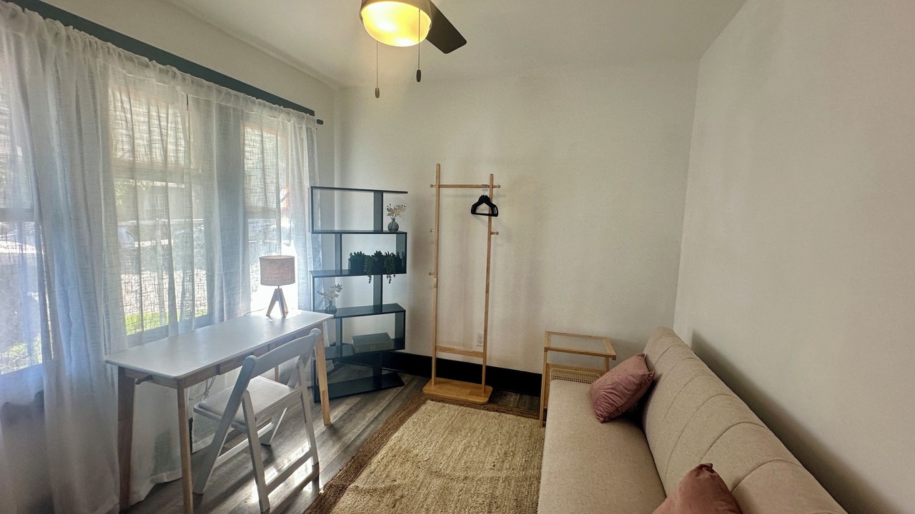 Photo of Livingroom in Eastside