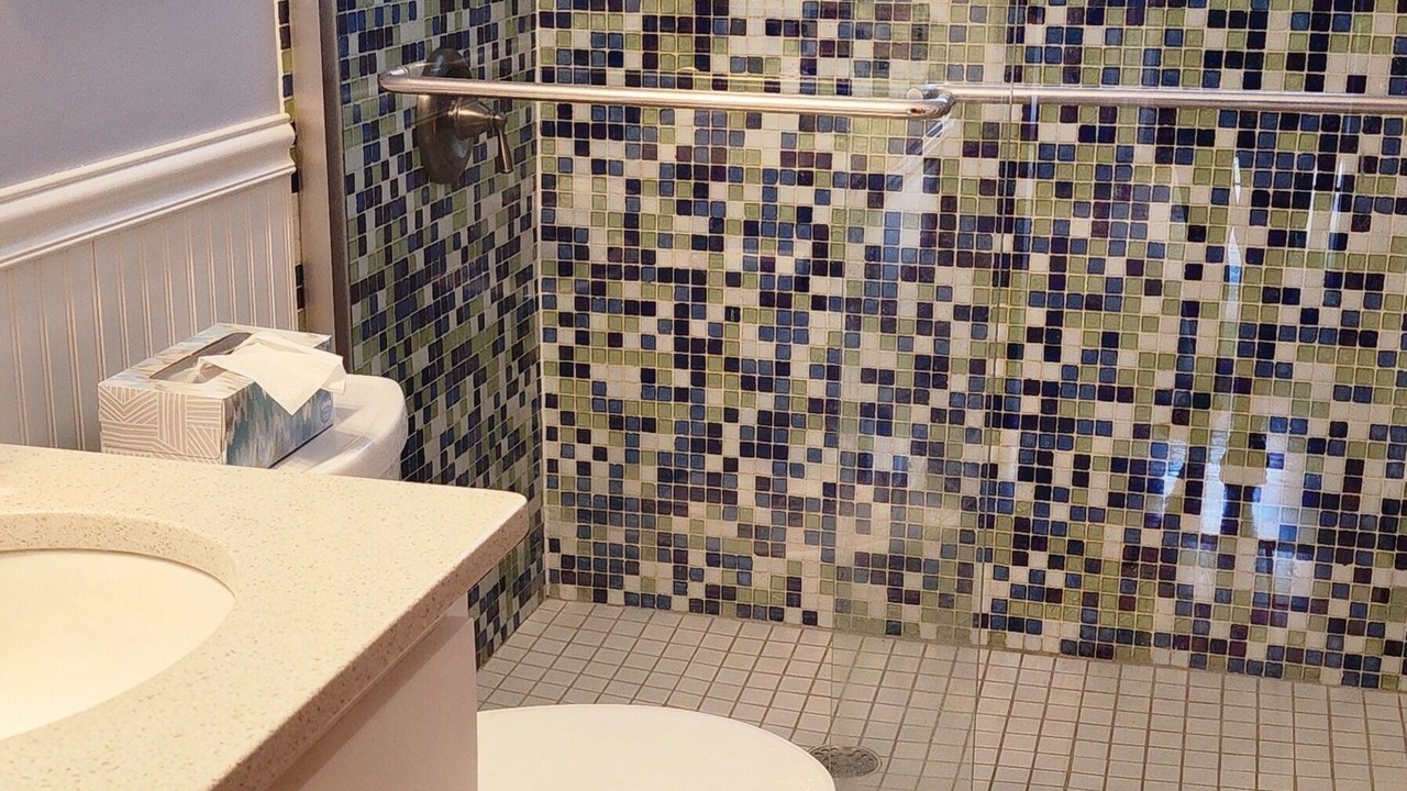 Photo of Bathroom in Birchwood Village