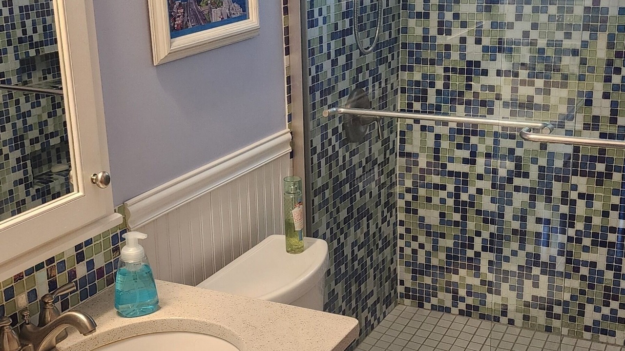 Photo of Bathroom in Birchwood Village