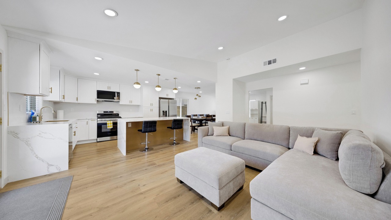 Photo of Livingroom in Charter Oak