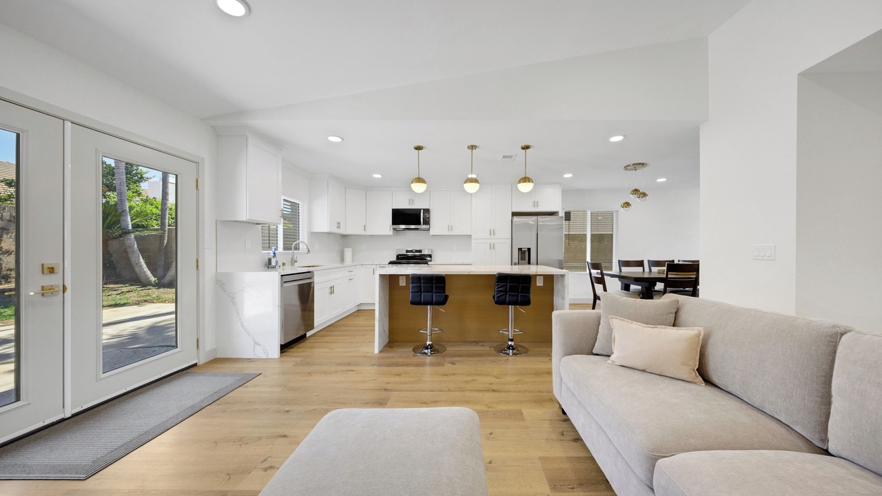 Photo of Livingroom in Charter Oak