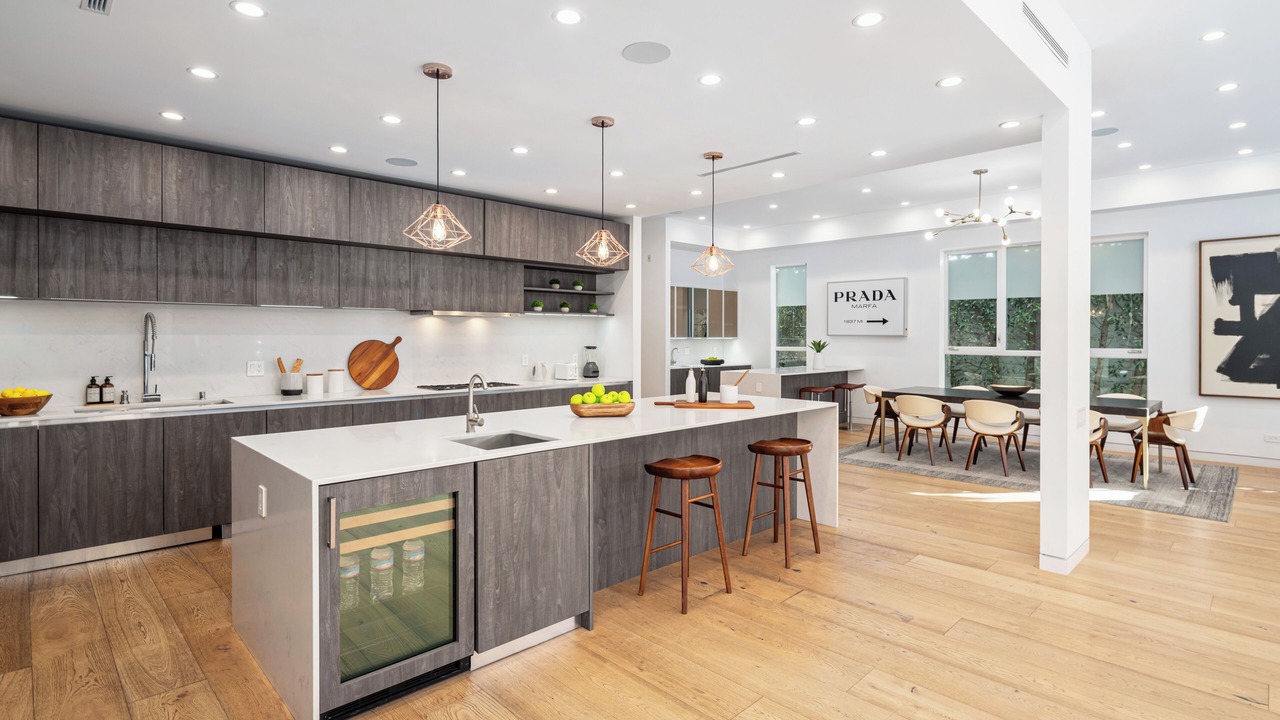 Photo of Others in Beverly Hills