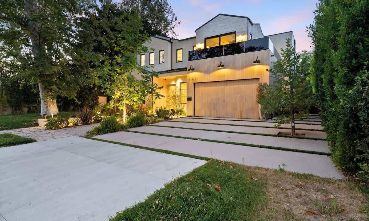 Photo of Outdoor in Valley Village