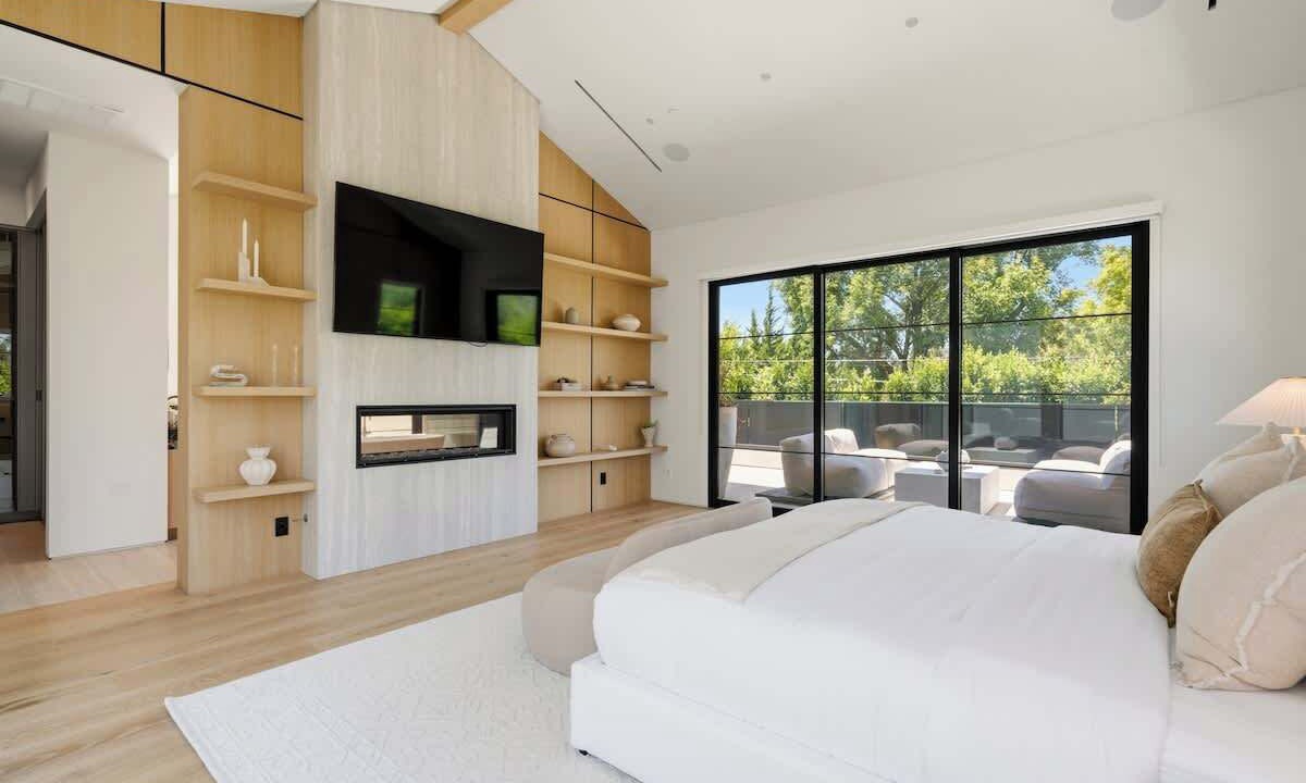 Photo of Bedroom in Valley Village