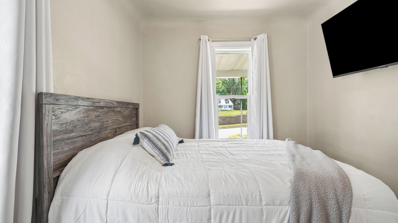 Photo of Bedroom in Central City