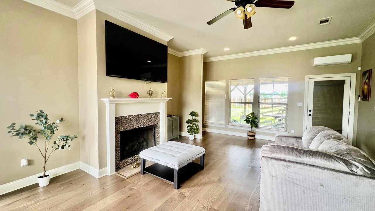 Photo of Livingroom in Gonzales