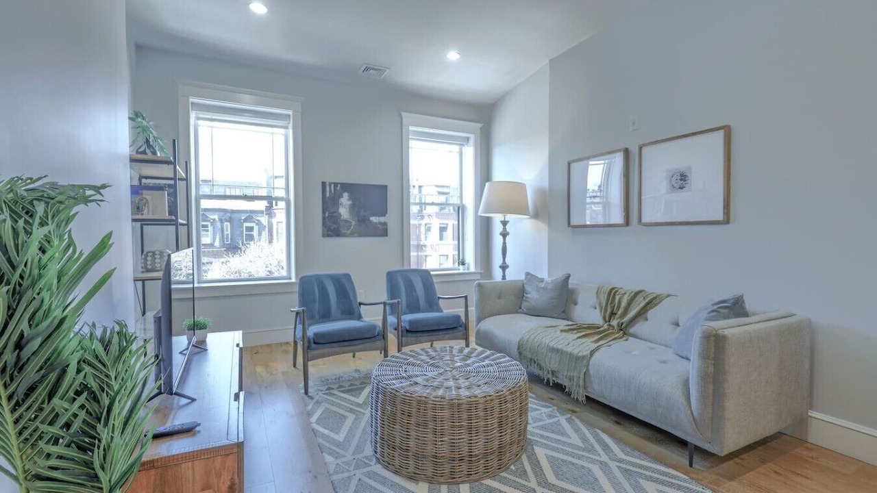 Photo of Livingroom in Back Bay