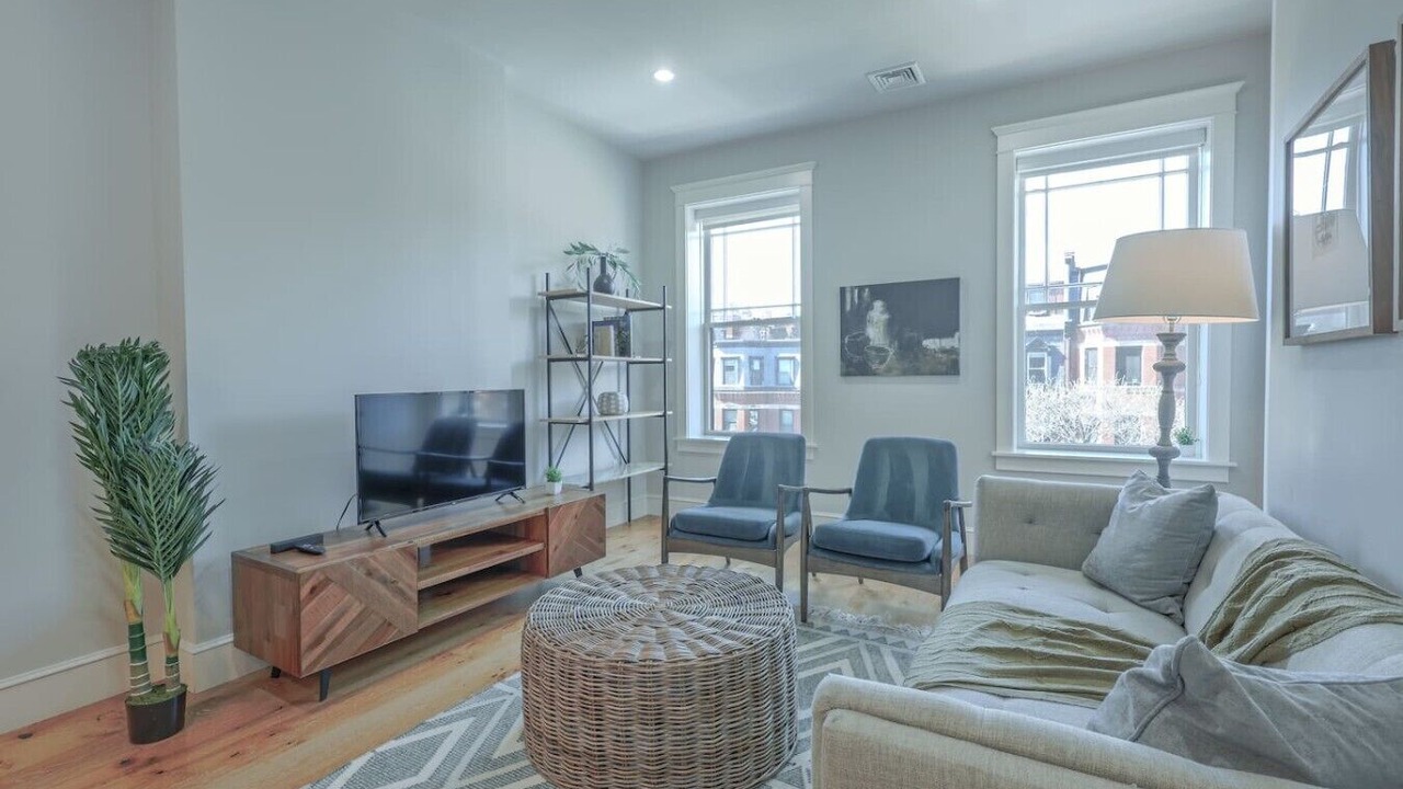 Photo of Livingroom in Back Bay