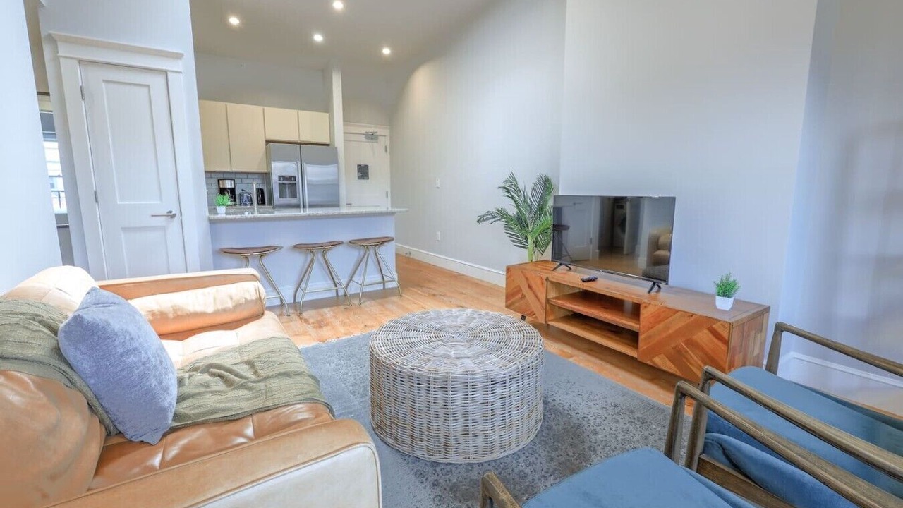 Photo of Livingroom in Back Bay