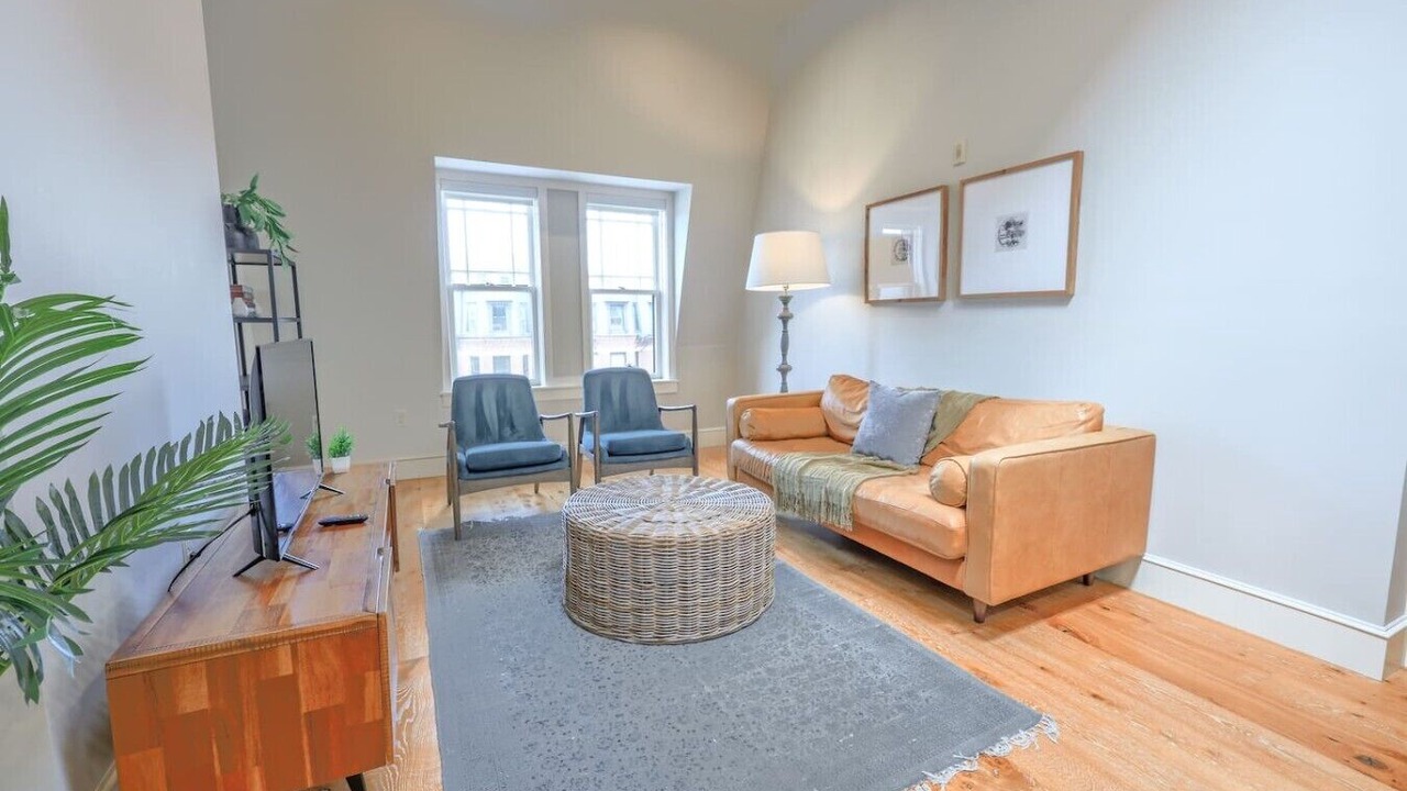Photo of Livingroom in Back Bay