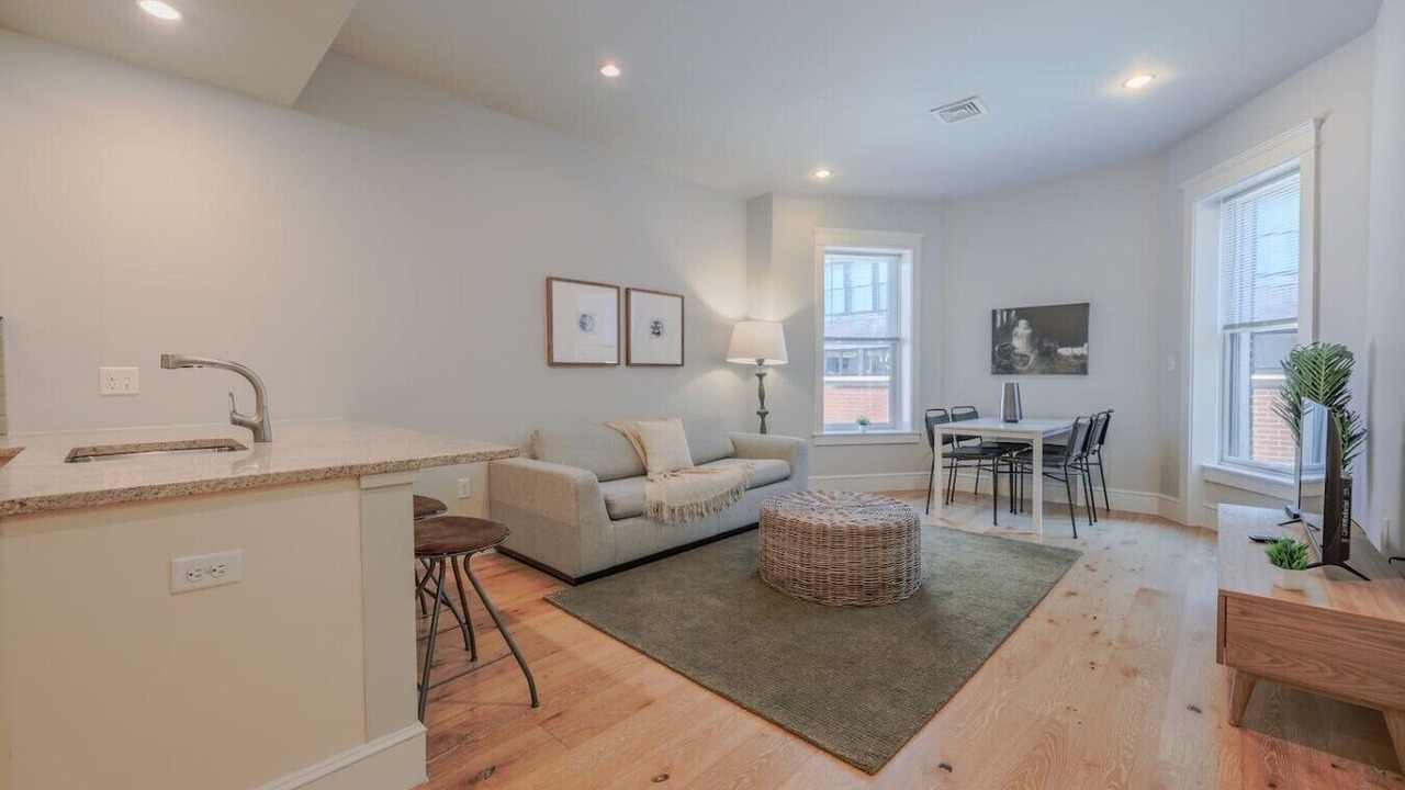 Photo of Livingroom in Back Bay