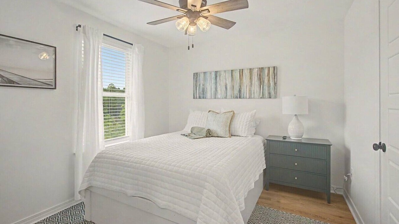 Photo of Bedroom in Shoreline Park