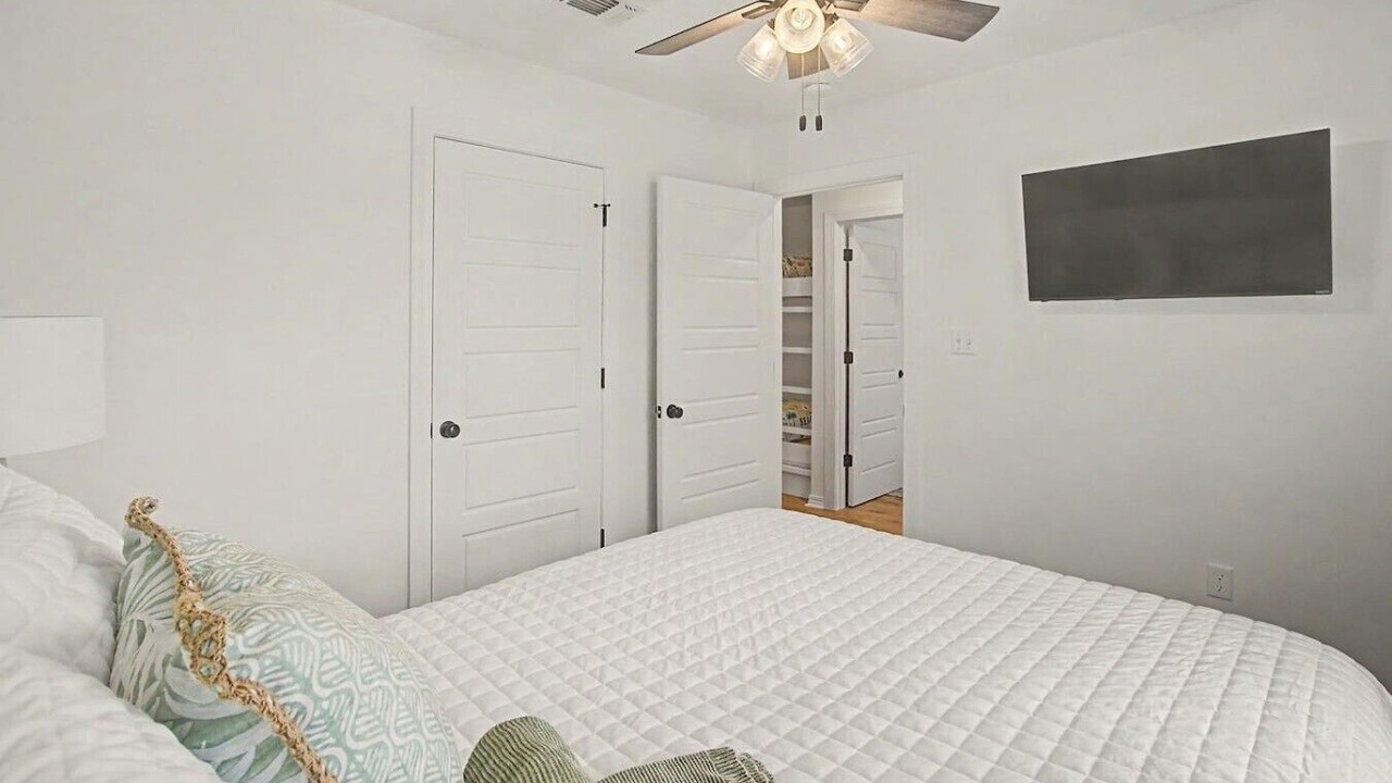 Photo of Bedroom in Shoreline Park