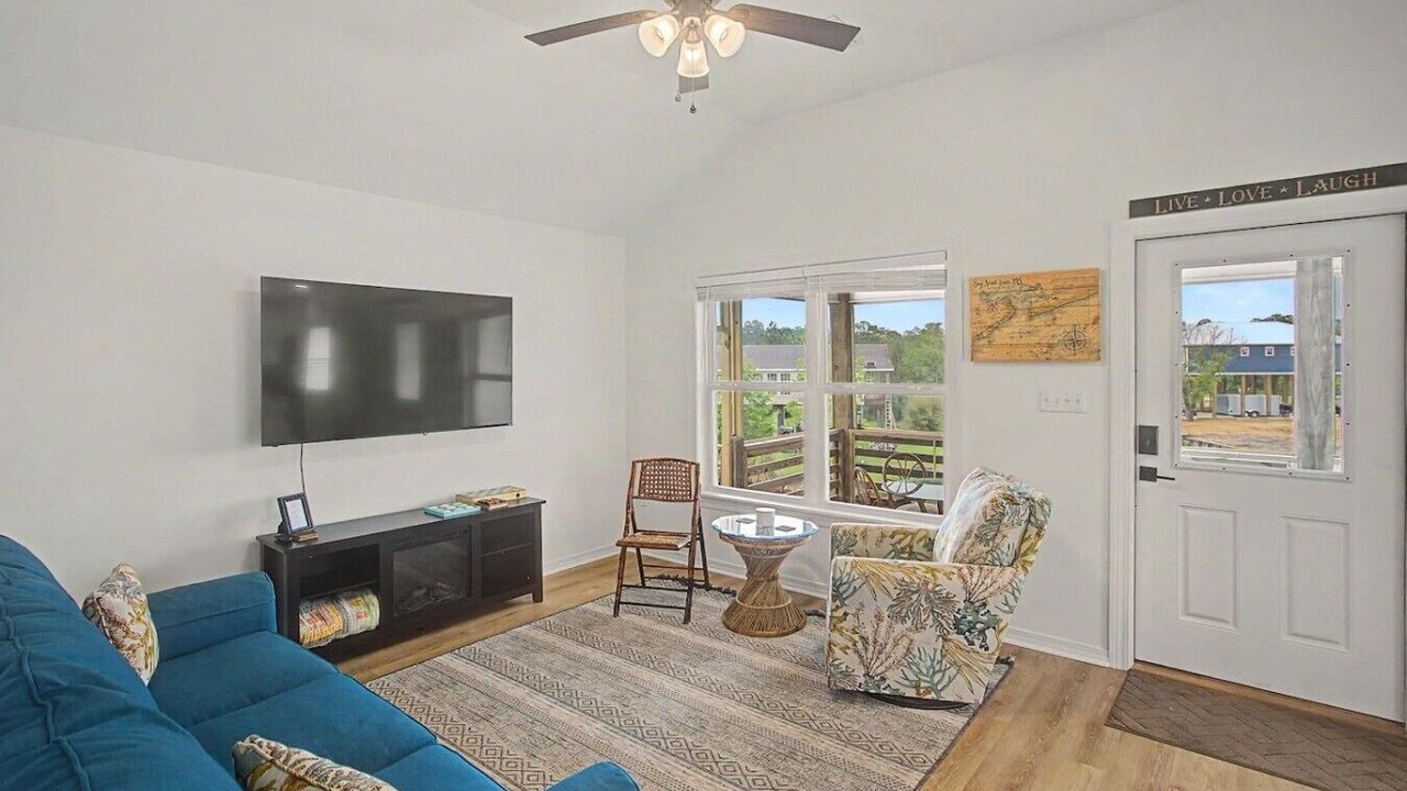 Photo of Livingroom in Shoreline Park
